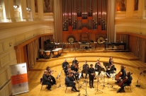 29.9.2015, 20.00:
Komorni godalni orkester; 
Janez Podlesek